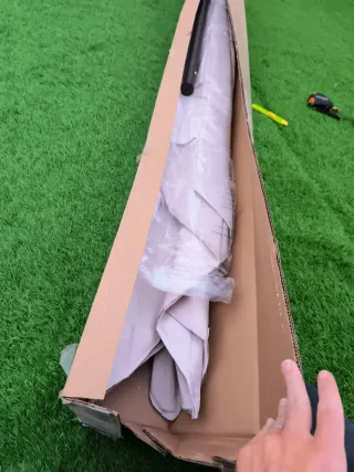 Ombrellone da giardino nuovo. Parasole