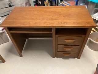 Conjunto mesa escritorio y silla madera