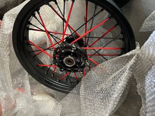 Llantas de radios para moto