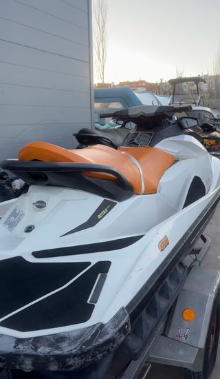 Sea-Doo GTI 130 Naranja y Blanco