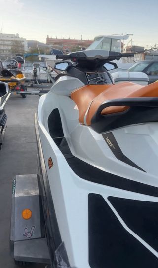 Sea-Doo GTI 130 Naranja y Blanco