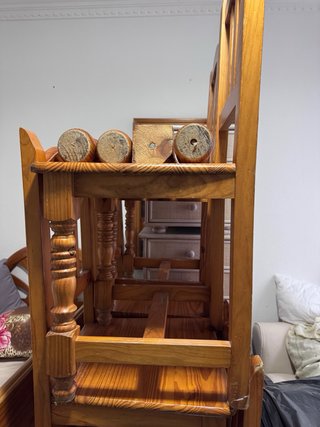 Mesa de comedor y 6 sillas de madera