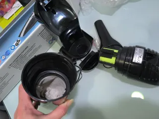 Aspirador de mano recargable