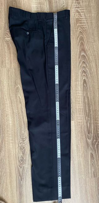 Elegante traje negro hombre