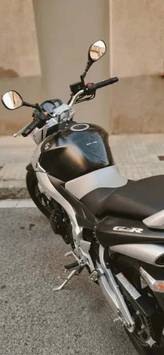 ​Suzuki GSR600 2006 en estado Impecable