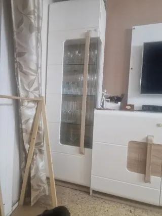 Conjunto Aparadores y Vitrina Conforama