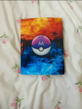 600 Cartas Pokémon no oficiales + 2 álbum