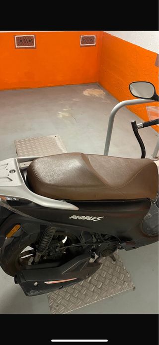 Kymco People 125 Scooter Negra