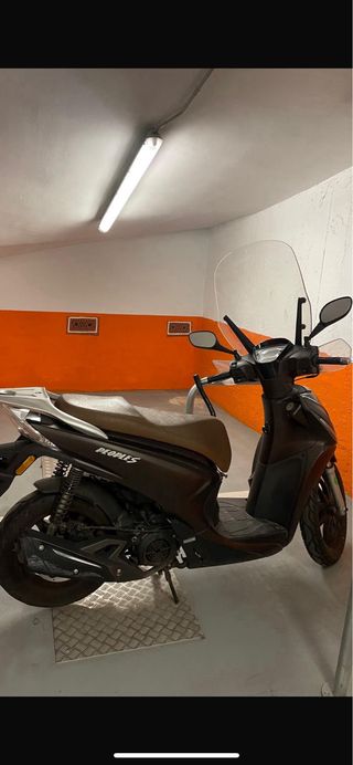 Kymco People 125 Scooter Negra
