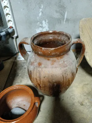 Orza de chorizos y 2 tinajas para restaurar