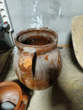 Orza de chorizos y 2 tinajas para restaurar