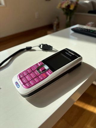 Nokia 2626 Rosa e Bianco