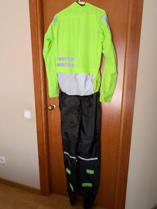 Conjunto impermeable visibilidad día-noche talla L