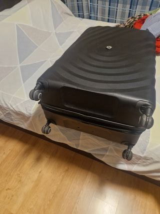 Maleta de viaje negra