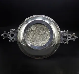 Escudilla antigua plateada, cuenco de bautizo