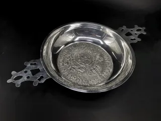 Escudilla antigua plateada, cuenco de bautizo