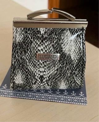 Monedero Luciano Piel Serpiente Blanco Negro