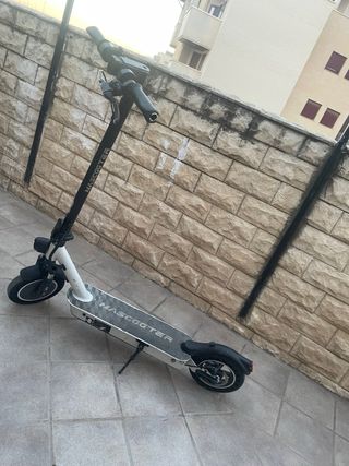 Patinete eléctrico MASCCOTER blanco