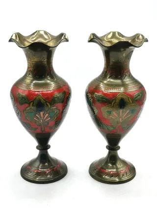 Coppia di vasi in bronzo smaltato