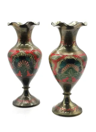 Coppia di vasi in bronzo smaltato