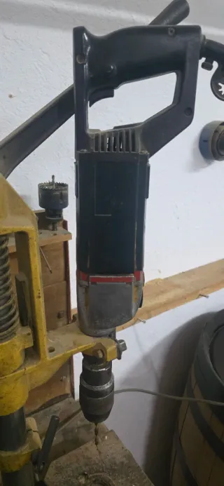 Taladro y soporte para taladro