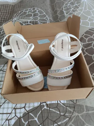 Sandalias blancas Mayoral T33