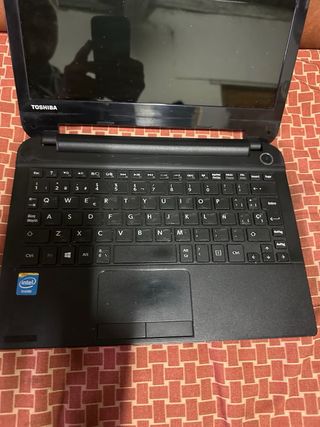 Toshiba Satellite Pro 4GB/256GB SSD