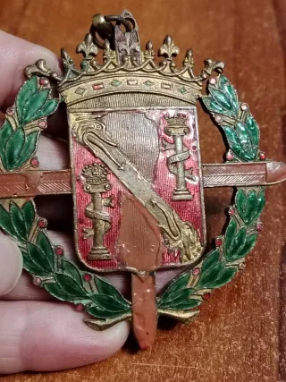 Chapa militar esmaltada con corona años 60-70