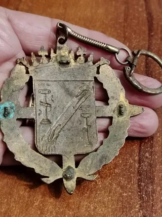 Chapa militar esmaltada con corona años 60-70
