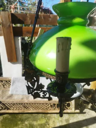 Lámpara colgante antigua verde y blanca