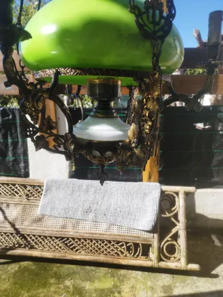 Lámpara colgante antigua verde y blanca