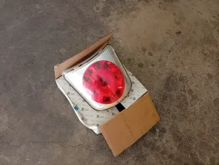 Piloto trasero Vespa GTS Plata/Rojo