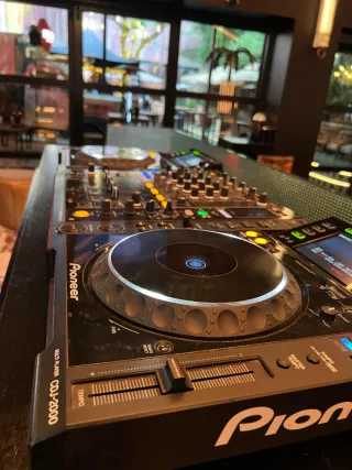 Pioneer DJM-900 nexus + 2 CDJ-2000