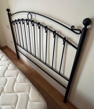 Base tapizada 150x190cm y cabecero de hierro