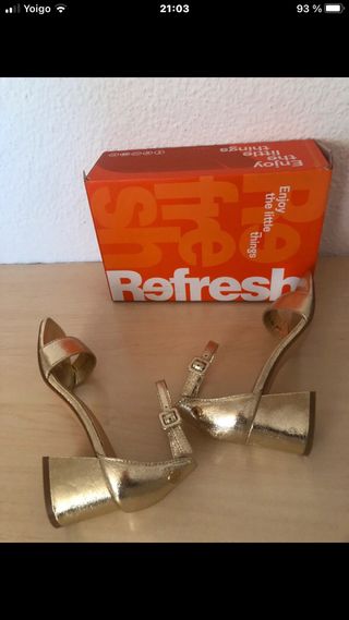 Sandalias doradas Refresh
