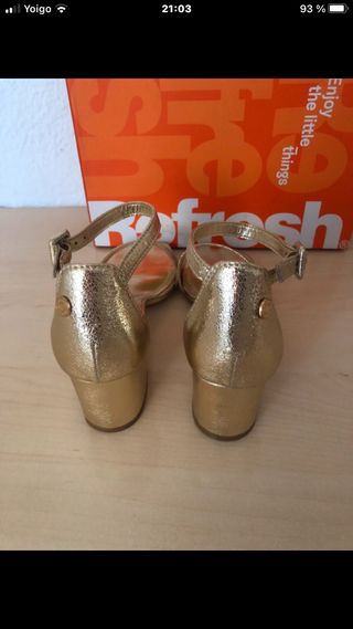 Sandalias doradas Refresh