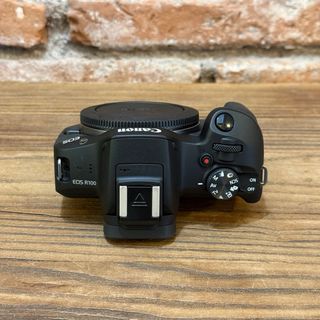 Canon EOS R100
