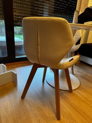 Set 2 Sillas Beige Cuero Sintético y Madera