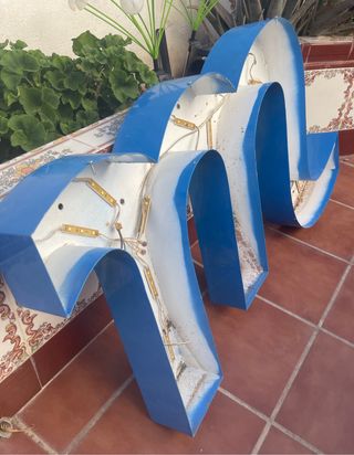 Gigante Letra “M” azul 140 cm industrial Jardinera
