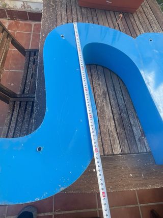 Gigante Letra “M” azul 140 cm industrial Jardinera