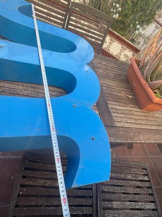 Gigante Letra “M” azul 140 cm industrial Jardinera