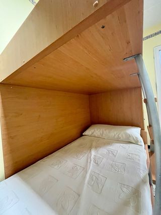 Litera madera con almacenaje + 2 colchones