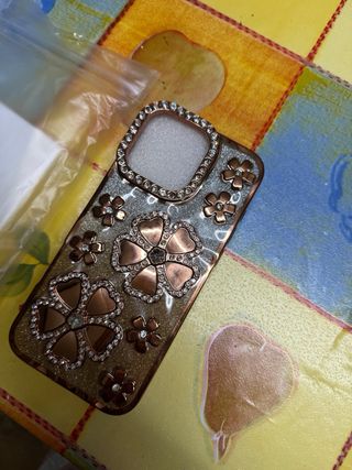 Funda iPhone 16 Pro Max con Flores y Brillantes