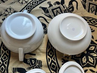 Oferta Dos Soperas de Porcelana Blanca y Dorada