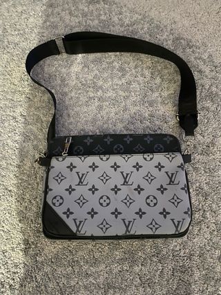 Riñonera Louis Vuitton Gris y Negra