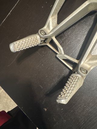 Estriberas pasajero Honda CB125R