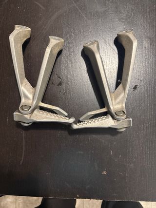 Estriberas pasajero Honda CB125R