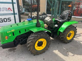 Tractor Ferrari 80 HP, trituradora y atomizador.
