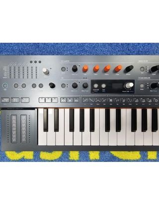 SINTETIZADOR ARTURIA MINIFREAK