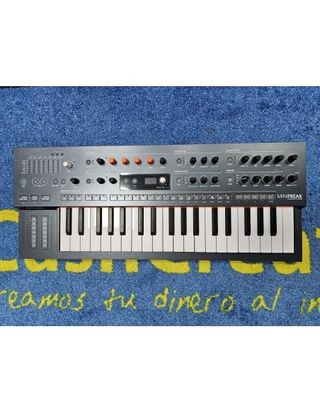 SINTETIZADOR ARTURIA MINIFREAK